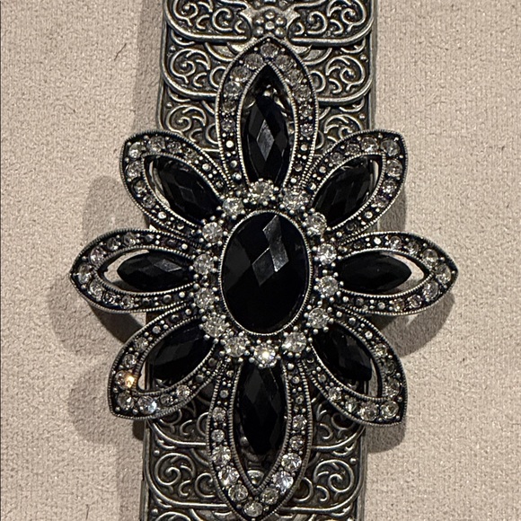 Ornate Silver and Black Women's Belt - Picture 6 of 6